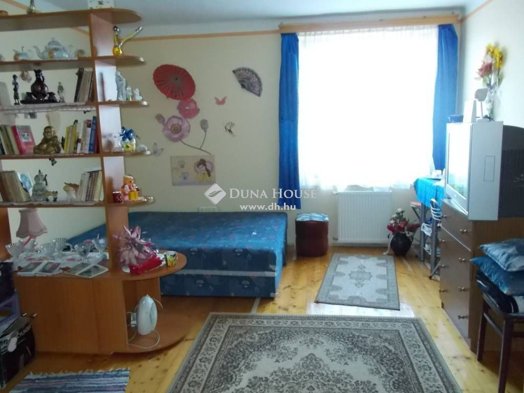 2840 Oroszlány — 1/10