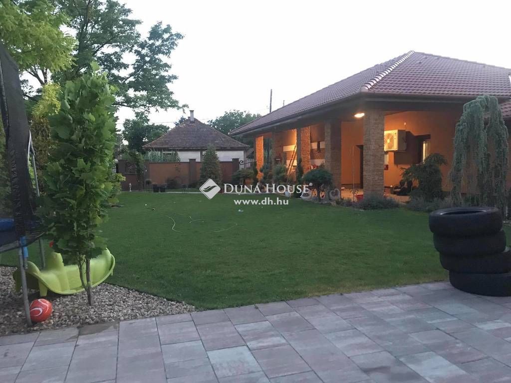 6230 Soltvadkert , Csendes utca — 1/23
