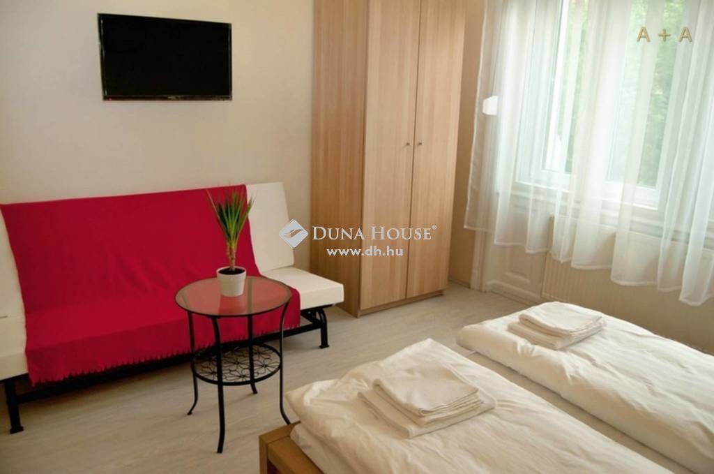 1138 Budapest 13. kerület , Új kialakítású 21 szobás hostel eladó — 1/7