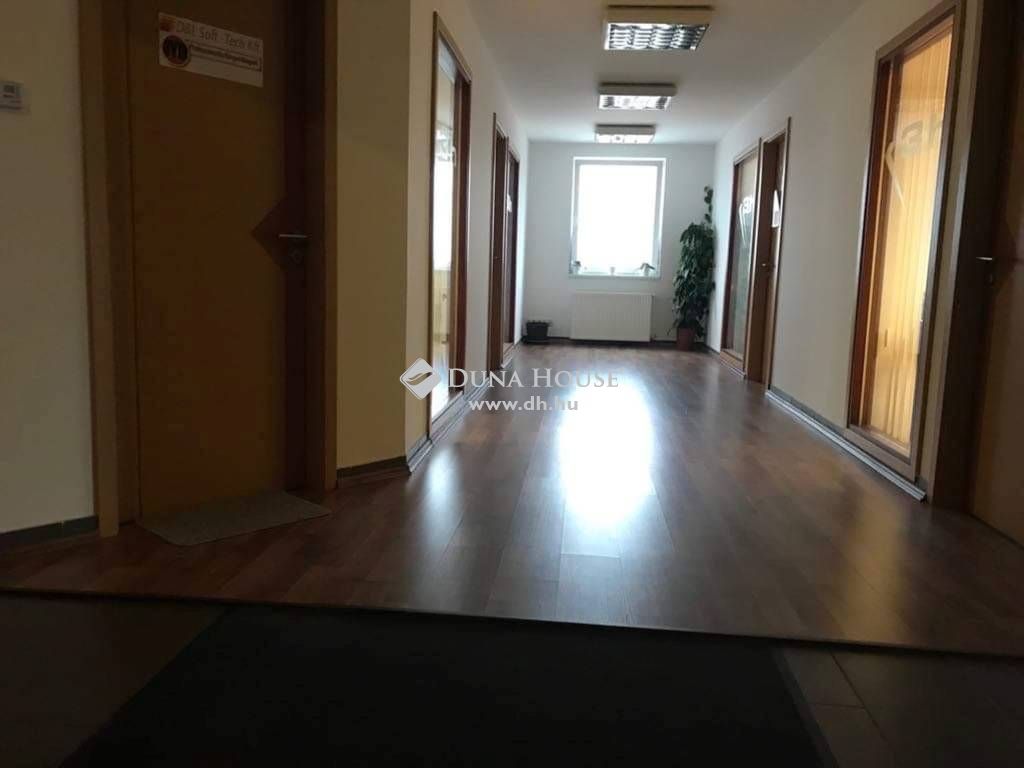 2310 Szigetszentmiklós , Tököli Tesco parkolónál — 1/6