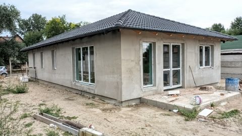 Eladó Ház 2310 Szigetszentmiklós , 4 hálószobás, garázsos családiház 1070m2-es telken!