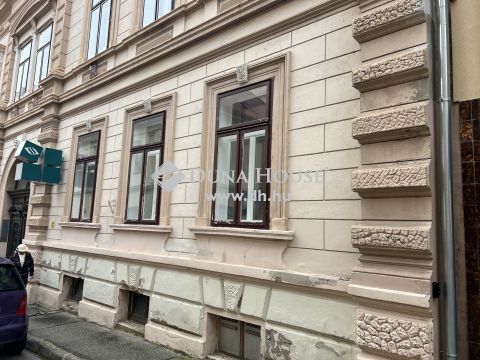 Eladó Lakás, Baranya megye, Pécs