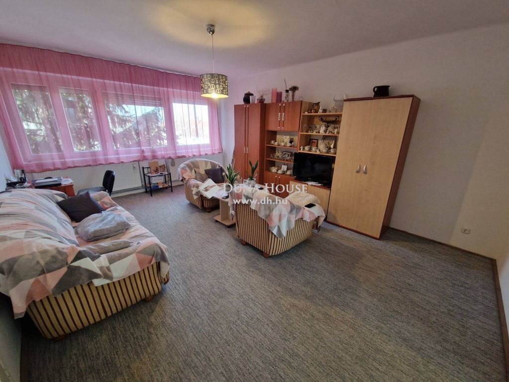6447 Felsőszentiván , Központ — 1/31