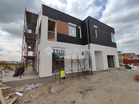 Eladó Ház, Budapest 18. kerület - Nappali + 4 szobás új építésű ikerház Ganzkertvárosban A lakás