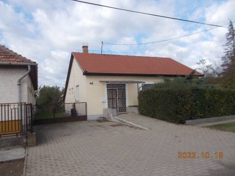 Eladó Irodaépület 3356 Kompolt 