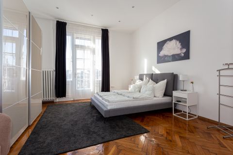 Eladó Lakás 1065 Budapest 6. kerület , AIRBNB engedélyezett az ingatlanban!!