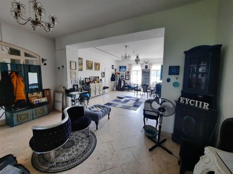 Eladó Üzlethelyiség 2100 Gödöllő , Városi piac
