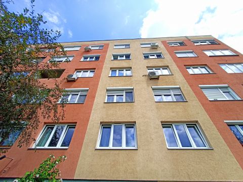 Eladó Lakás 1119 Budapest 11. kerület , Rozsnyó köz és Andor utcai kilátással