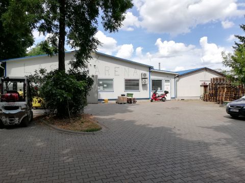 Kiadó Ipari 4400 Nyíregyháza , Forgalmas útján