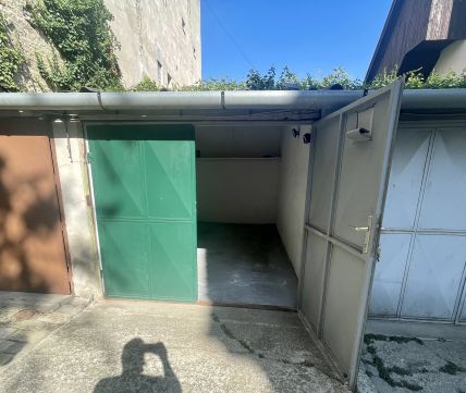 Eladó Parkoló 6722 Szeged Kálvária sugárút Josika utca sarka