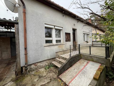 Eladó Ház 1028 Budapest 2. kerület , Széphalom részén átépíthető, bontható !