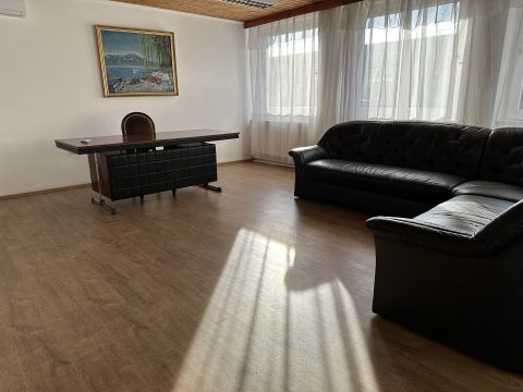 Kiadó Iroda 1184 Budapest 18. kerület , 3000.-/nm áron - Újszerű irodák kiadók -  újszerű  önálló épületben 