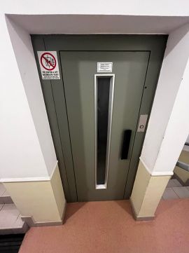Kiadó Iroda 6000 Kecskemét KIVÁLÓ elhelyezkedéssel kiadó iroda!