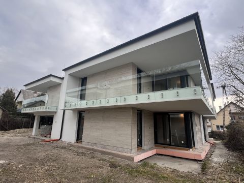 Eladó Lakás 8630 Balatonboglár , központhoz közel