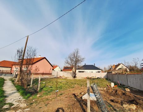 Eladó Telek 9172 Győrzámoly Csendes helyen