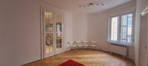 Kiadó Lakás 1055 Budapest 5. kerület 