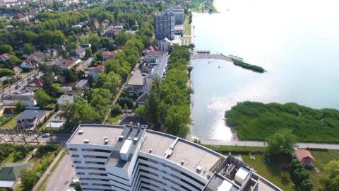 Eladó Lakás 8600 Siófok , LUXUS LOFT KÖZVETLENÜL A BALATON PARTJÁN SZÁLLODAI SZOLGÁLTATÁSOKKAL