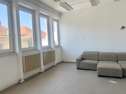 Kiadó Iroda 8900 Zalaegerszeg , Belváros