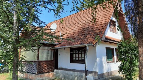 Eladó Ház 2212 Csévharaszt , Romantikus házikó az erdő mellett!