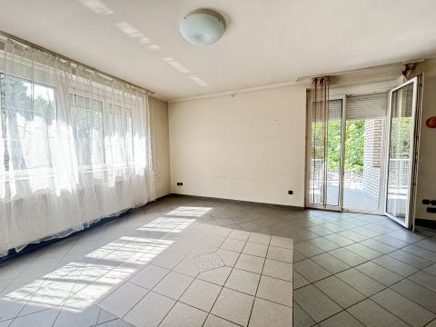 Eladó Ház 1222 Budapest 22. kerület , AZONNAL KÖLTÖZHETŐ, CSENDES UTCA, MEDENCÉS HÁZ