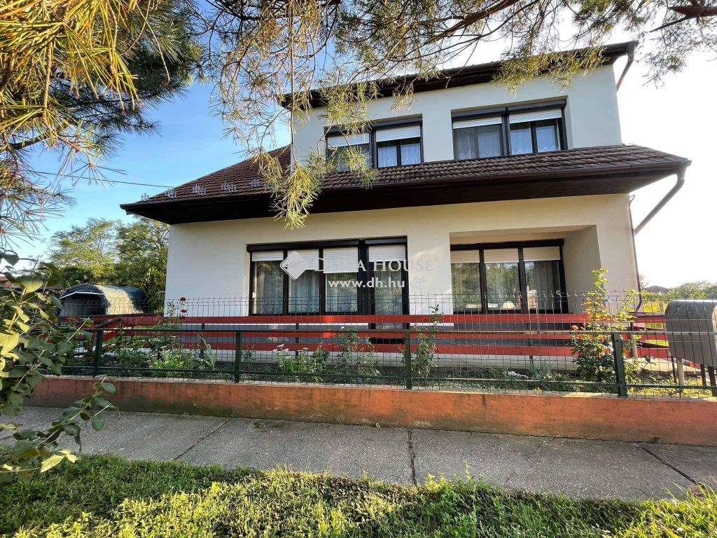 6085 Fülöpszállás , FALUSI CSOK-ra és HITELRE alkalmas, RENDEZETT, 4 SZOBÁS családi ház — 1/41