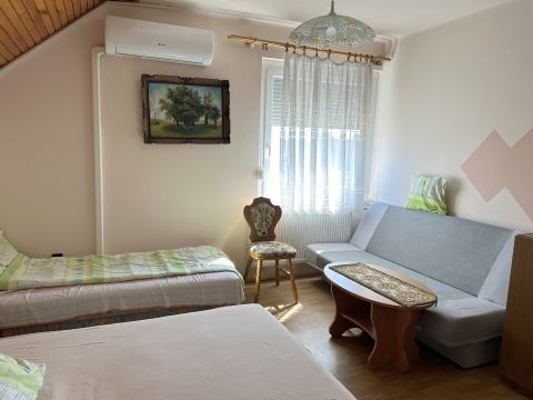 Eladó Ház 4200 Hajdúszoboszló , Apartmanház a Strandhoz közel