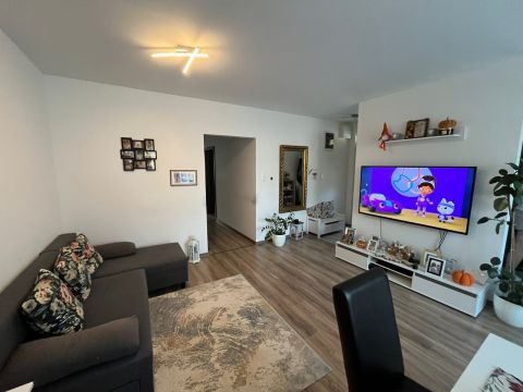 Eladó Lakás 2163 Vácrátót 