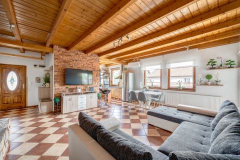 Eladó Ház 2376 Hernád , Kisbolt közelében