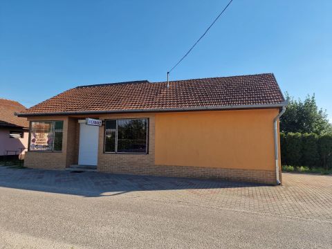 Eladó Üzlethelyiség 2376 Hernád 