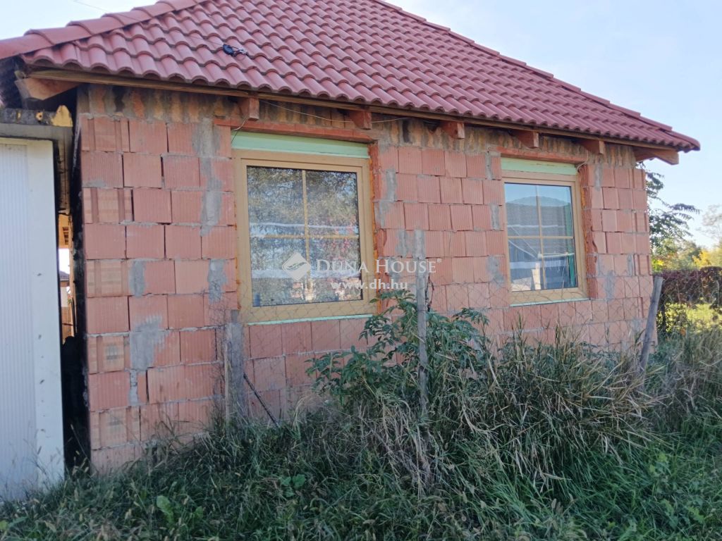 2747 Törtel , Luzsányi Pál — 1/33