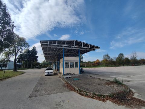 Eladó Ipari 2800 Tatabánya 