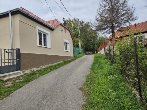 Eladó Ház 7668 Keszü , Pécstől 5 km-re Keszűben eladó egyszintes jó állapotú családi ház 1024m2 telekkel