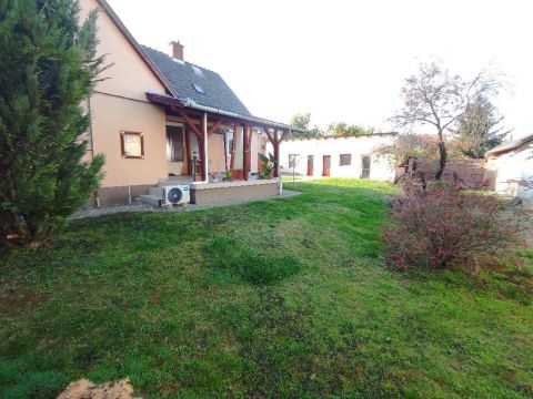 Eladó Ház 7130 Tolna , 7130 Tolna, Központ