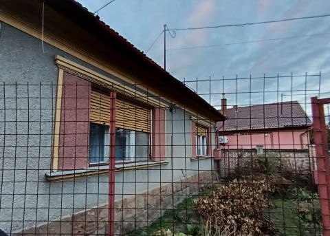 Eladó Ház 2225 Üllő , Penny közelében