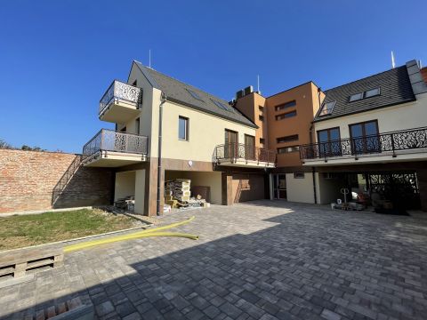 Eladó Lakás 9700 Szombathely , Poeta - ház