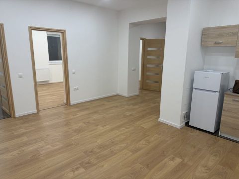 Kiadó Iroda 2151 Fót Öregfalu