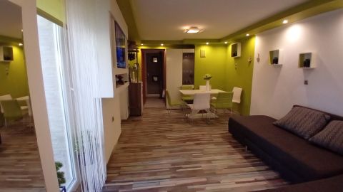 Eladó Ház 8600 Siófok , Siófok,  Aranyparti részén, a parttól pár perc sétára .......