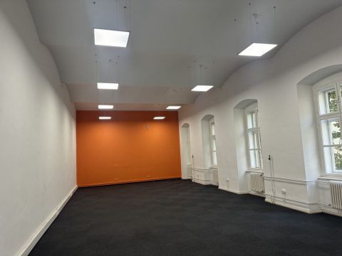 Kiadó Iroda 1056 Budapest 5. kerület , Belváros