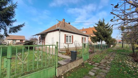 Eladó Ház 2433 Sárosd 