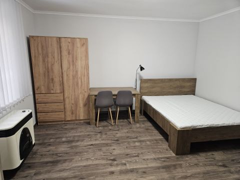 Eladó Lakás 7623 Pécs Kiváló Befektetés - Belvárosi, felújított tégla, garzon lakás, bérlővel! 