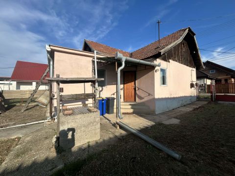 Eladó Ház 2209 Péteri , Központi közeli 