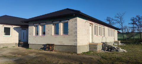 Eladó Ház 2700 Cegléd , Cegléd Kórház környéke