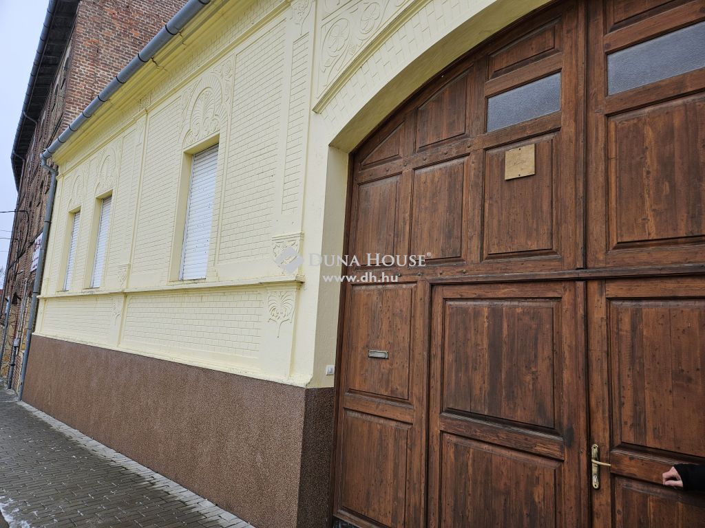 7726 Véménd , Mohácstól 20km-re Véménden egy nagy számban svábok lakta baranyai településen — 1/23