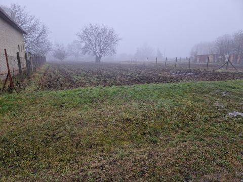 Eladó Telek 2214 Pánd , Pándon eladó 1774 m2-es építési telek, csatorna bekötéssel