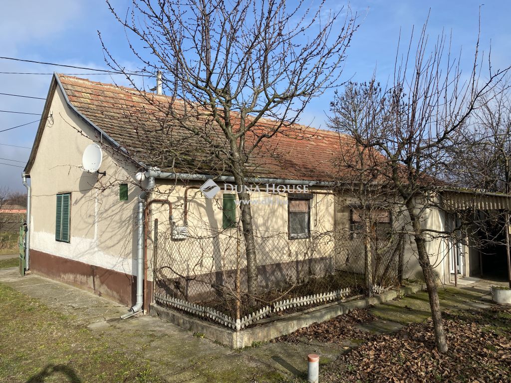6080 Szabadszállás , 3 szobás, felújítandó ház, csendes zsákutcában — 1/9