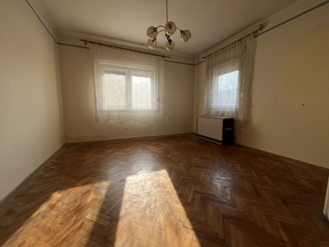 Eladó Ház 7030 Paks , 5 szobás ház eladó 