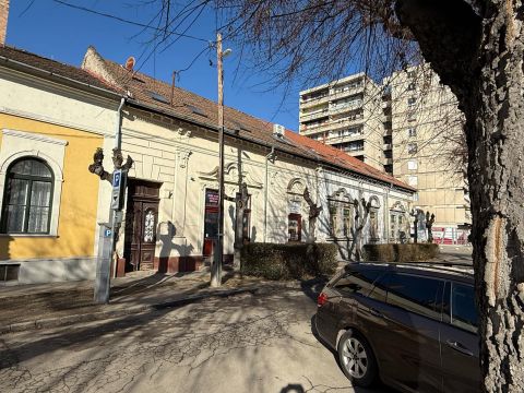 Eladó Lakás 2600 Vác , Vácon, Dunától pár percre, Főtér melletti tetőtéri lakás!!!