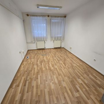 Kiadó Iroda 6000 Kecskemét 