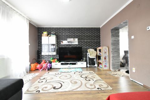 Eladó Ház 2723 Nyáregyháza , Nyáregyházán 114,5 m2-es családi ház ELADÓ!