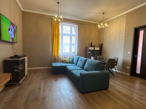 Eladó Lakás 1036 Budapest 3. kerület Kolosy tér közelében 3 szobás lakás